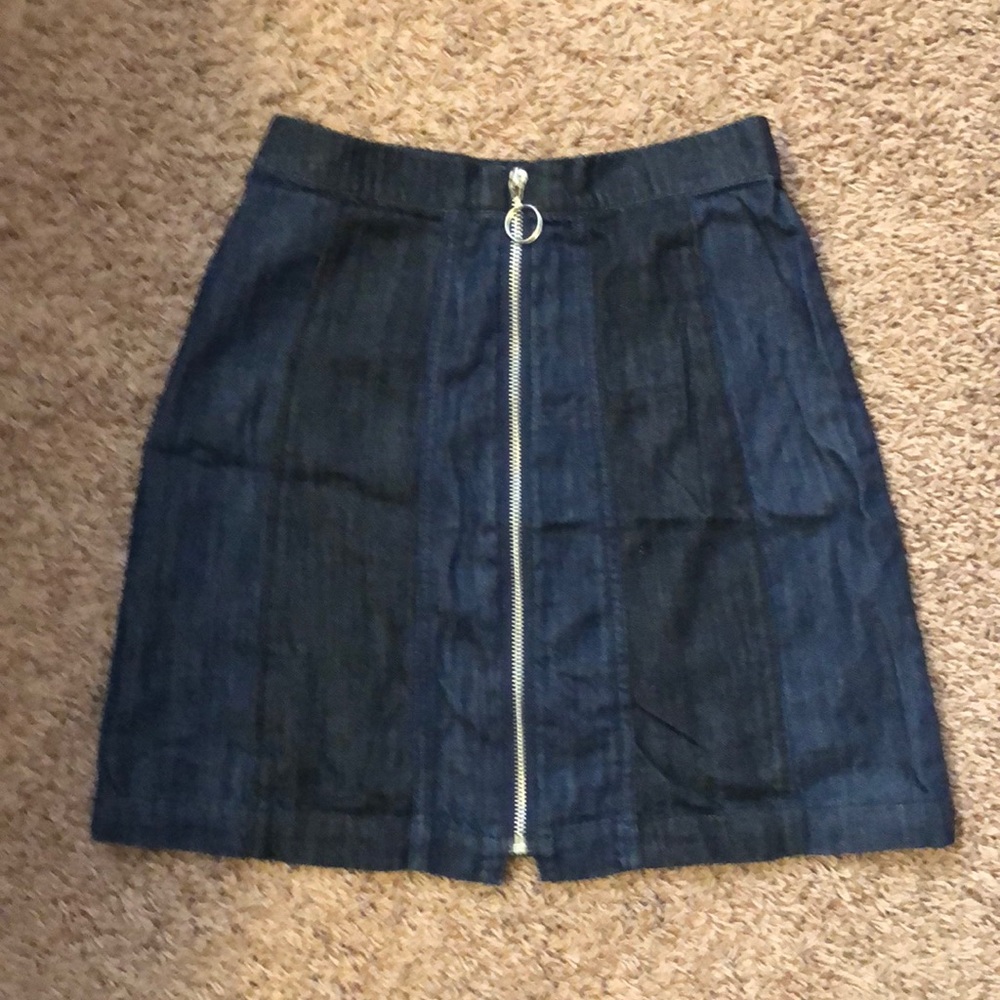 H&M high waisted denim zip up skirt 6